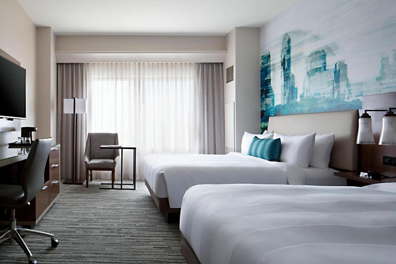 Queen Room with Two Queen Beds and View - High Floor,705597922:JPEG