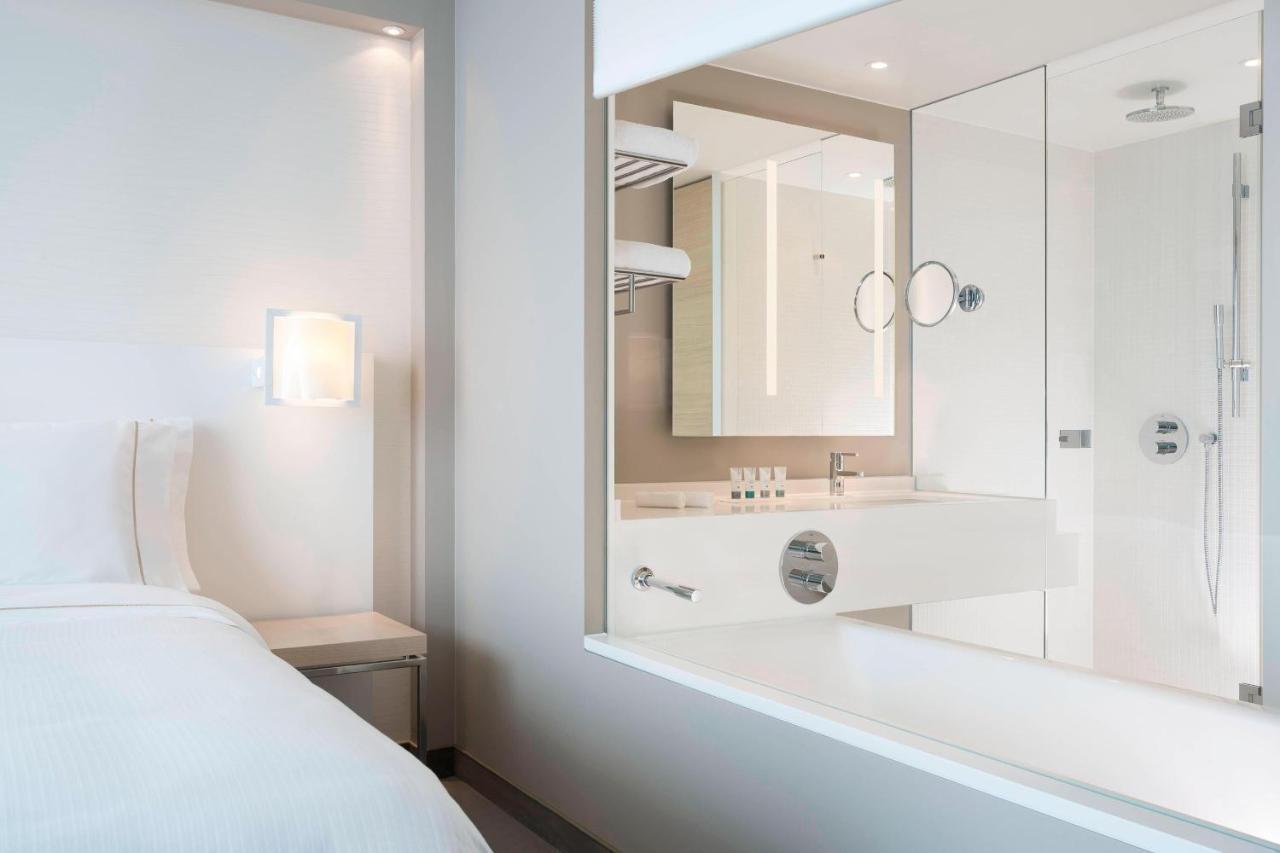 Classic Elbphilharmonie - Kamer met Kingsize Bed - Uitzicht op Atrium
