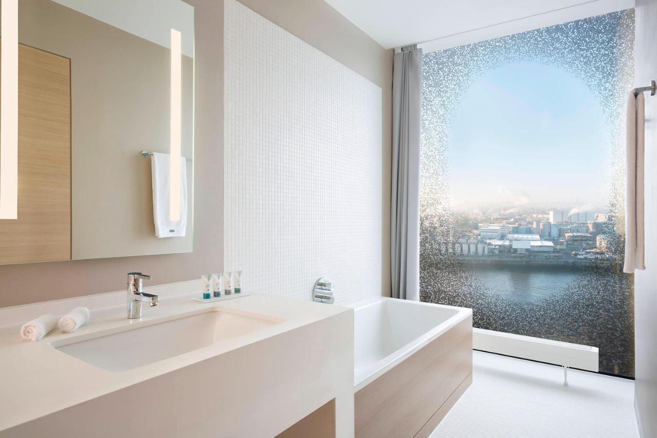 Premium Kamer aan het Water met 1 Kingsize Bed en Uitzicht op de haven/Elbe