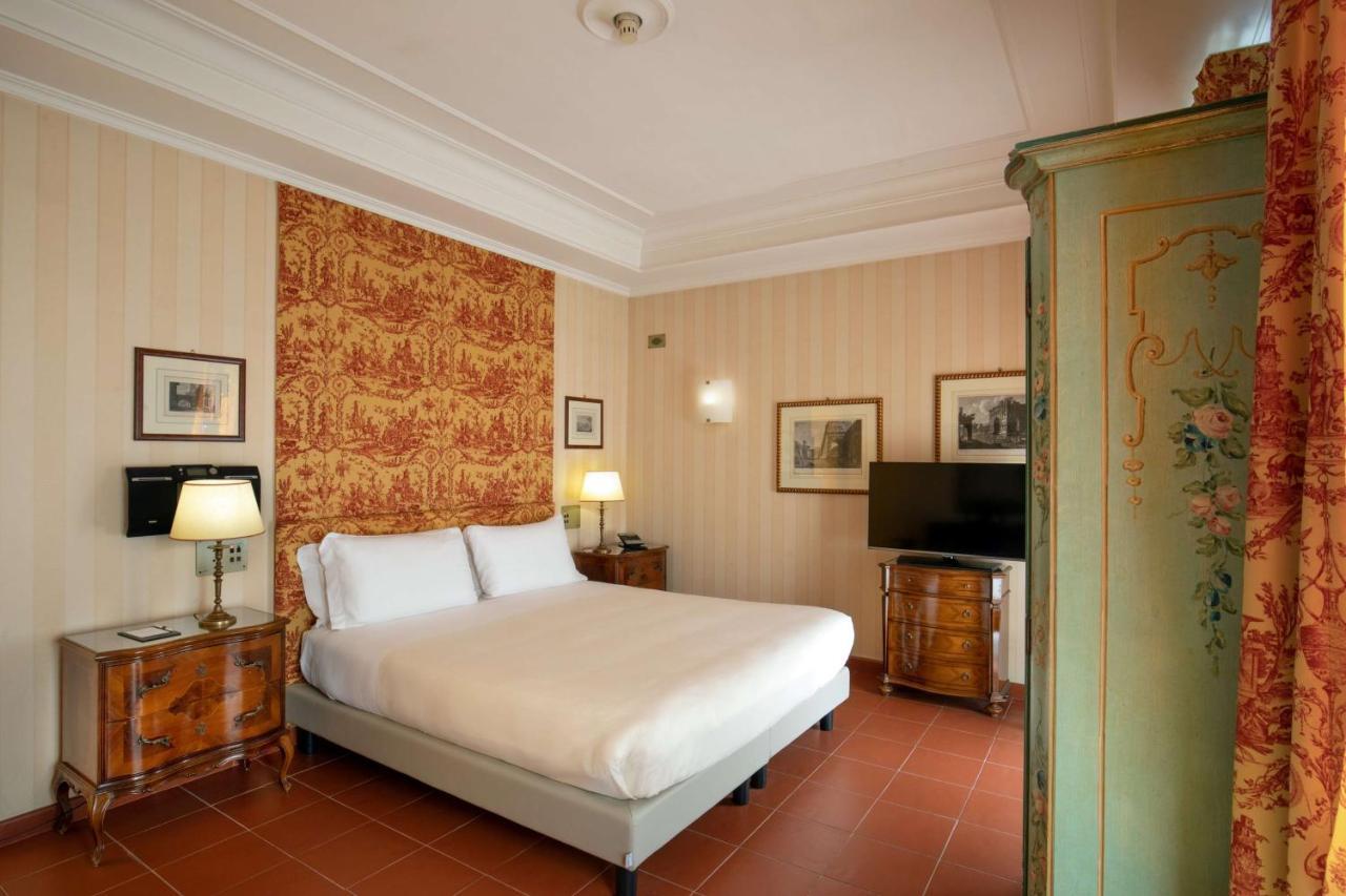 Standard Queen Room - Non-Smoking