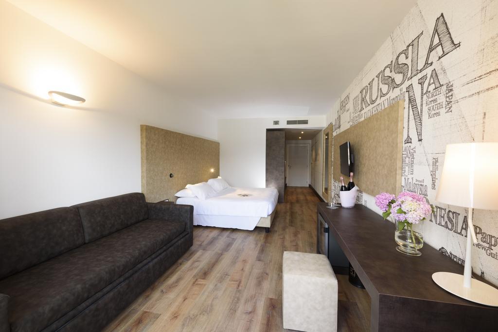Luxury Double or Twin Room with Lake View