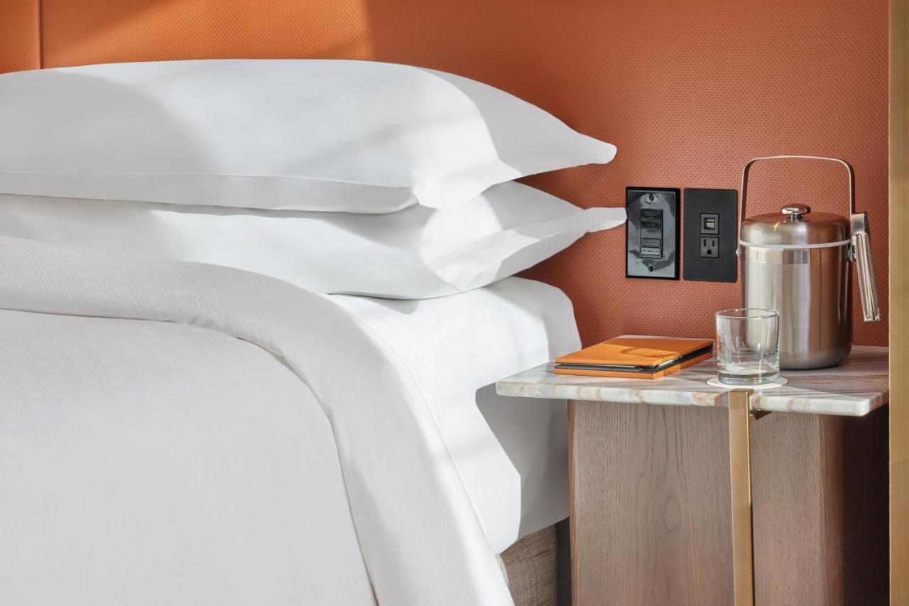 Grand Deluxe Room, Guest room, 1 King