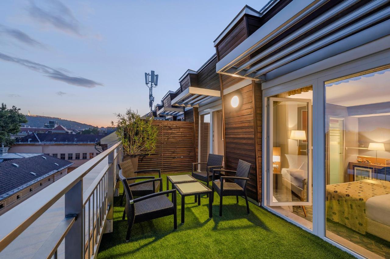 Quarto Triplo Superior com Terraço