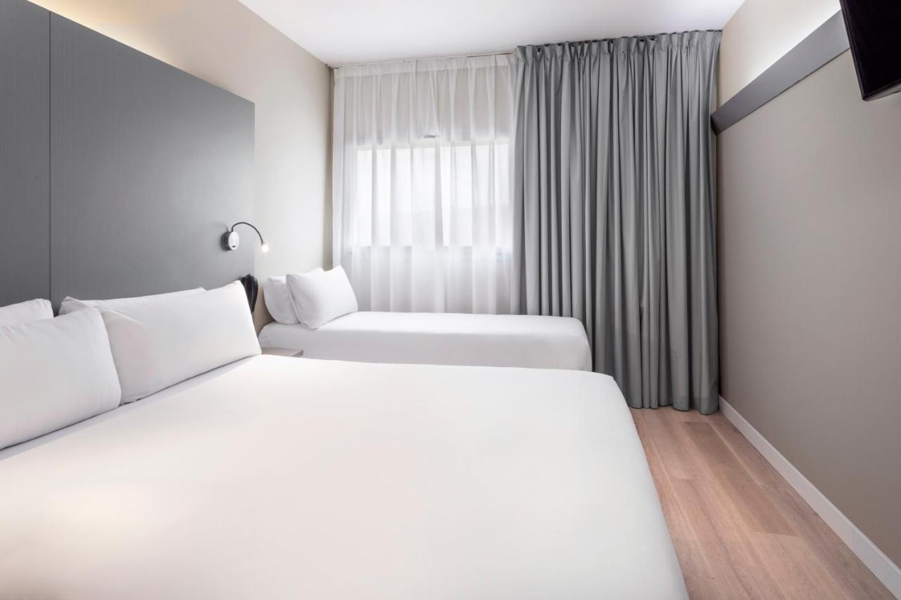 Habitación Doble con cama supletoria (2 adultos + 1 niño menor de 12 años)