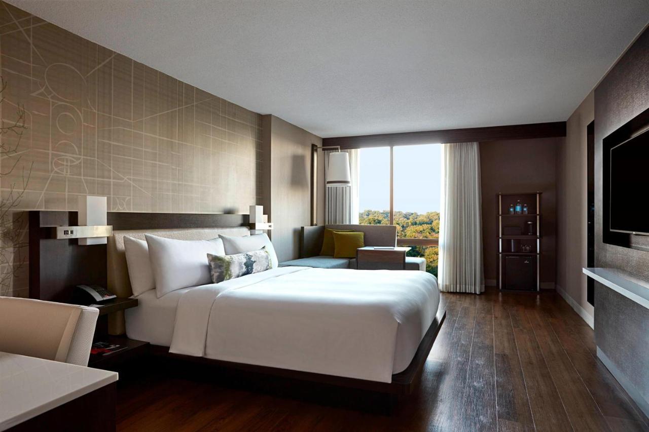 Executive King Room,1543754725:JPEG