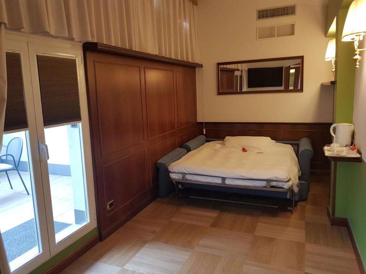 Camera Familiare (2 Adulti + 2 Bambini)