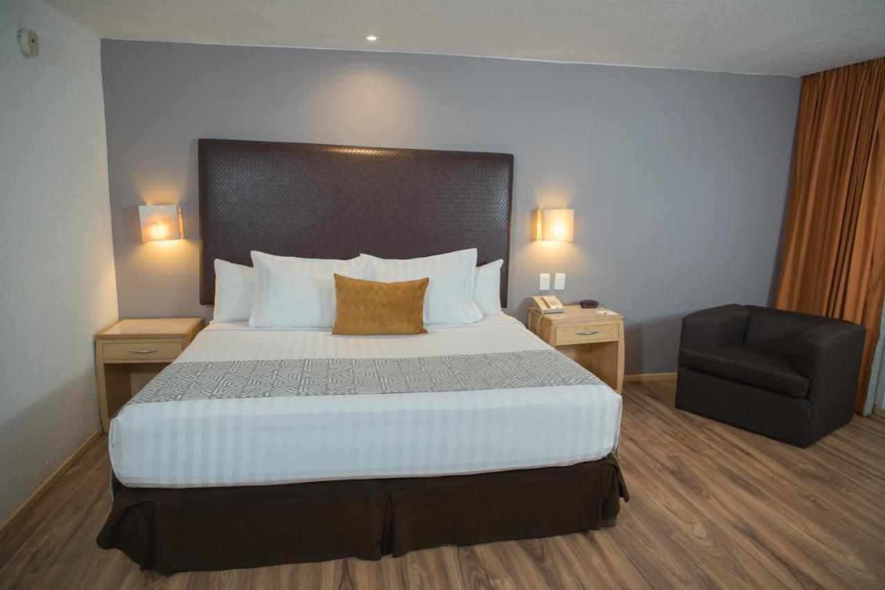 Zimmer mit Kingsize-Bett