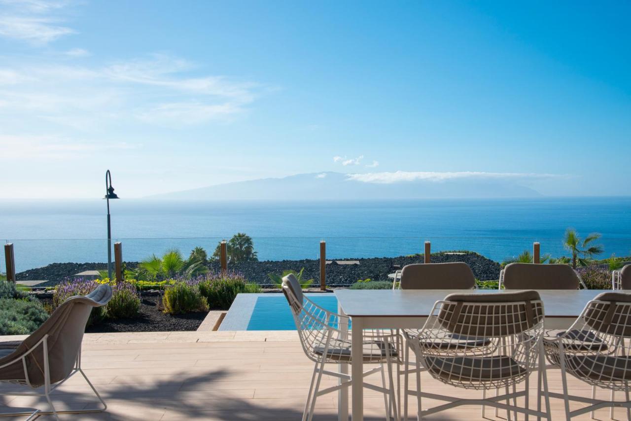 Villa de 2 dormitorios con vistas al mar y piscina privada