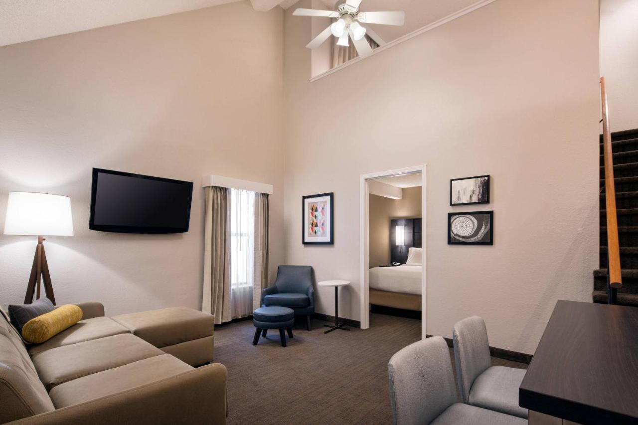 One-Bedroom Bi-Level Loft - Hearing Accessible,1641015724:JPEG