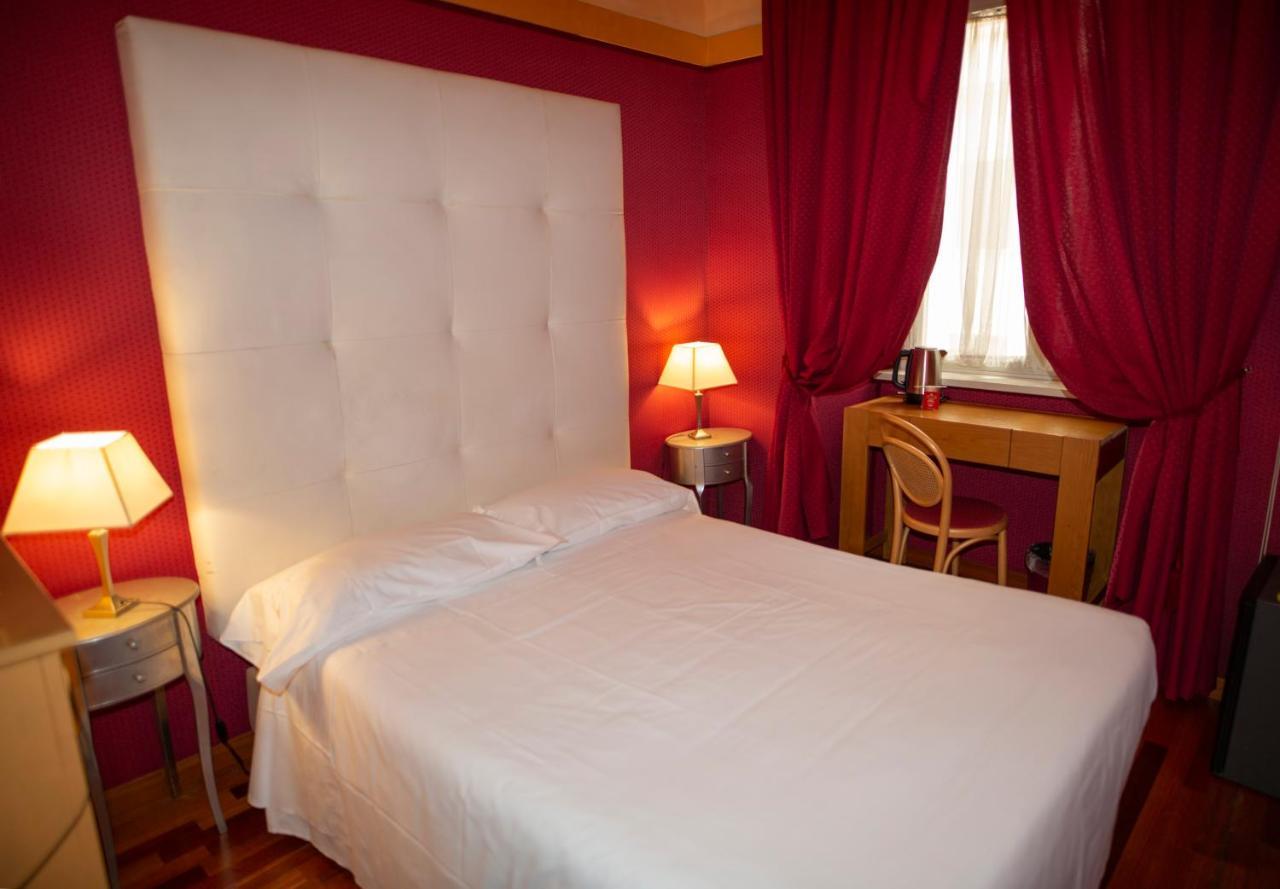 Doppel- oder Zweibettzimmer