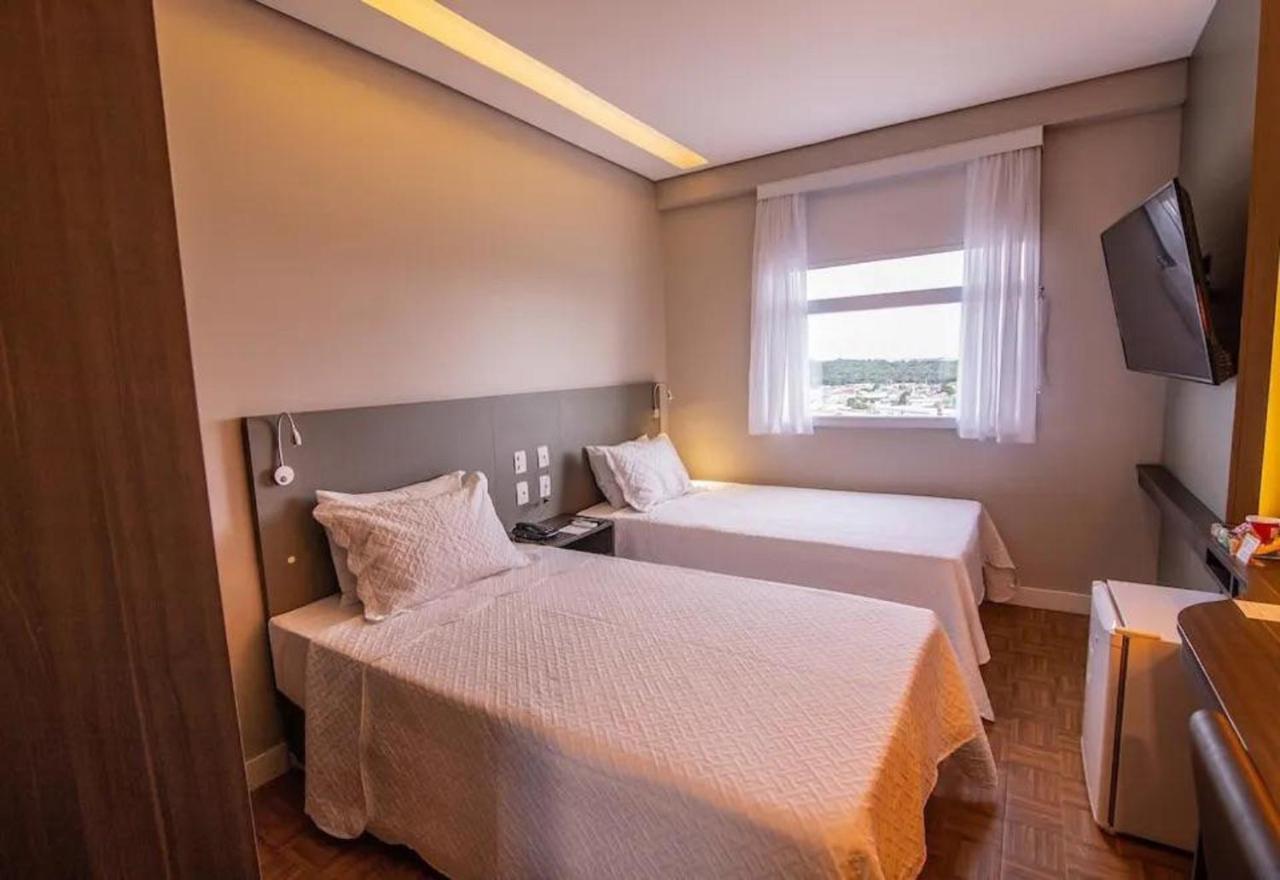 Suíte Luxo com 2 Camas de Solteiro, Não Fumantes
