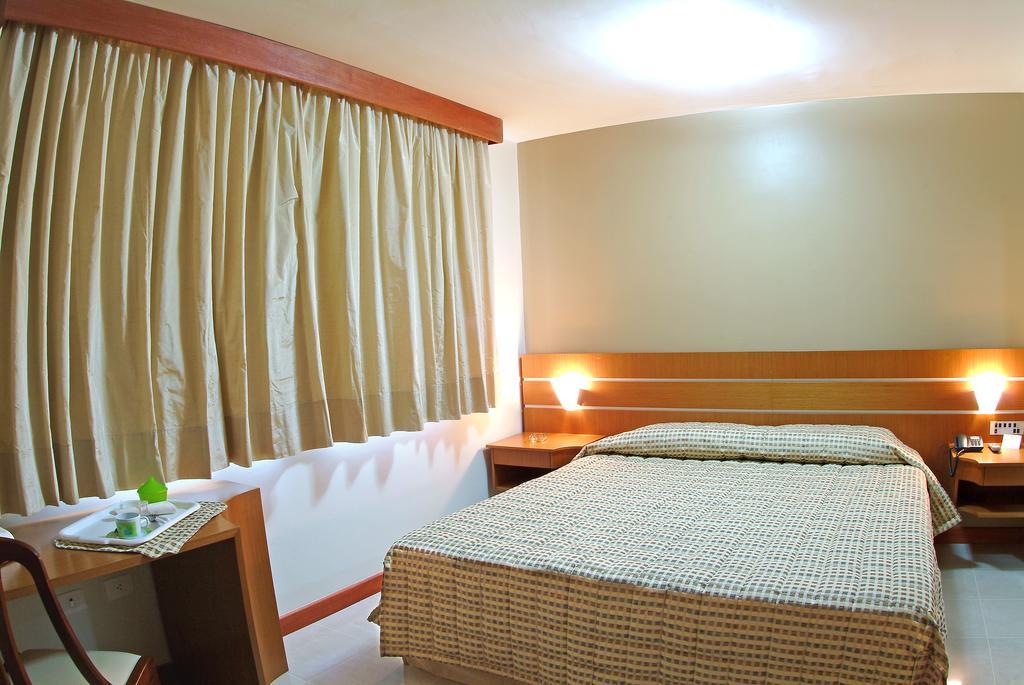 Standard Double Room,266511217:JPEG