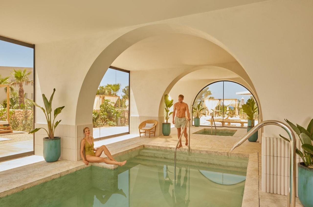 Suite Junior Swim Up Signature Level