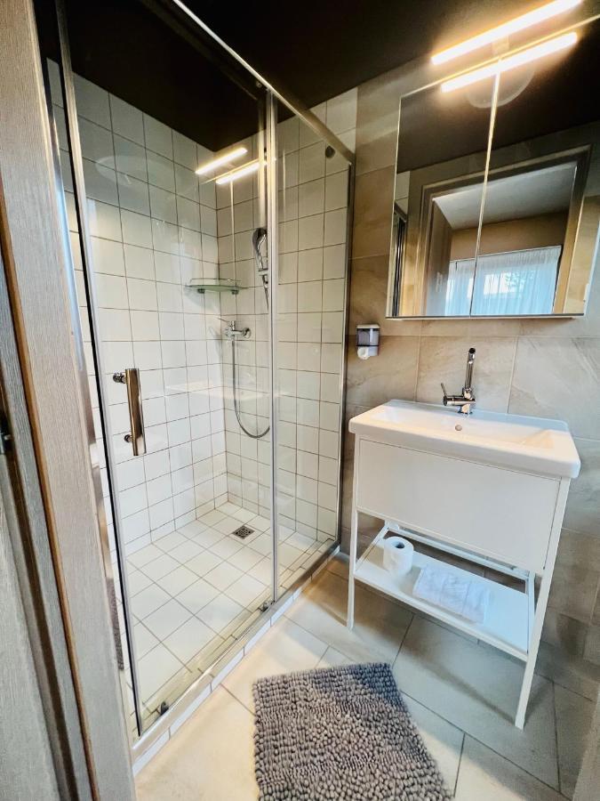 Quarto Twin Standard