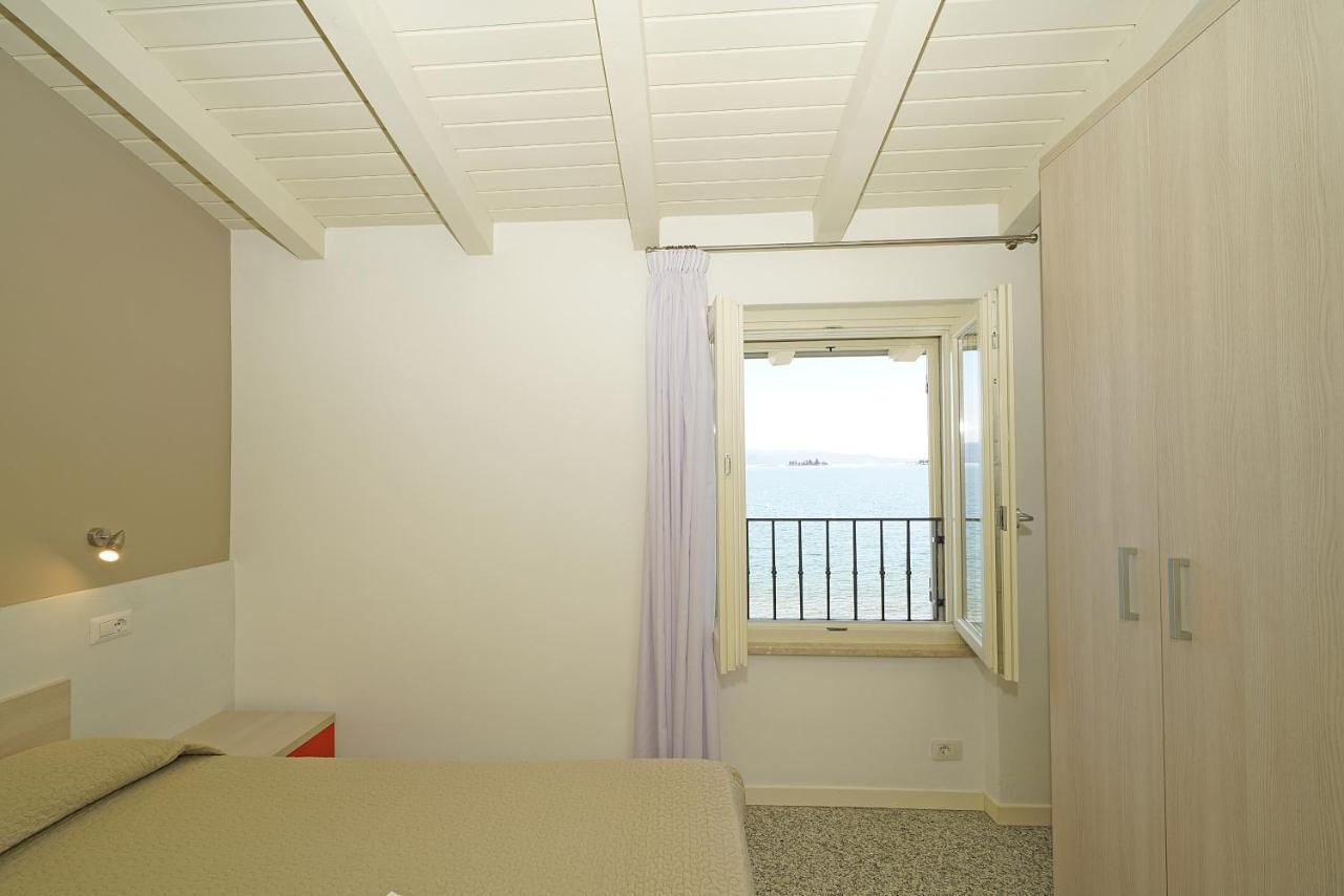 Appartamento con 2 Camere da Letto e Vista Lago
