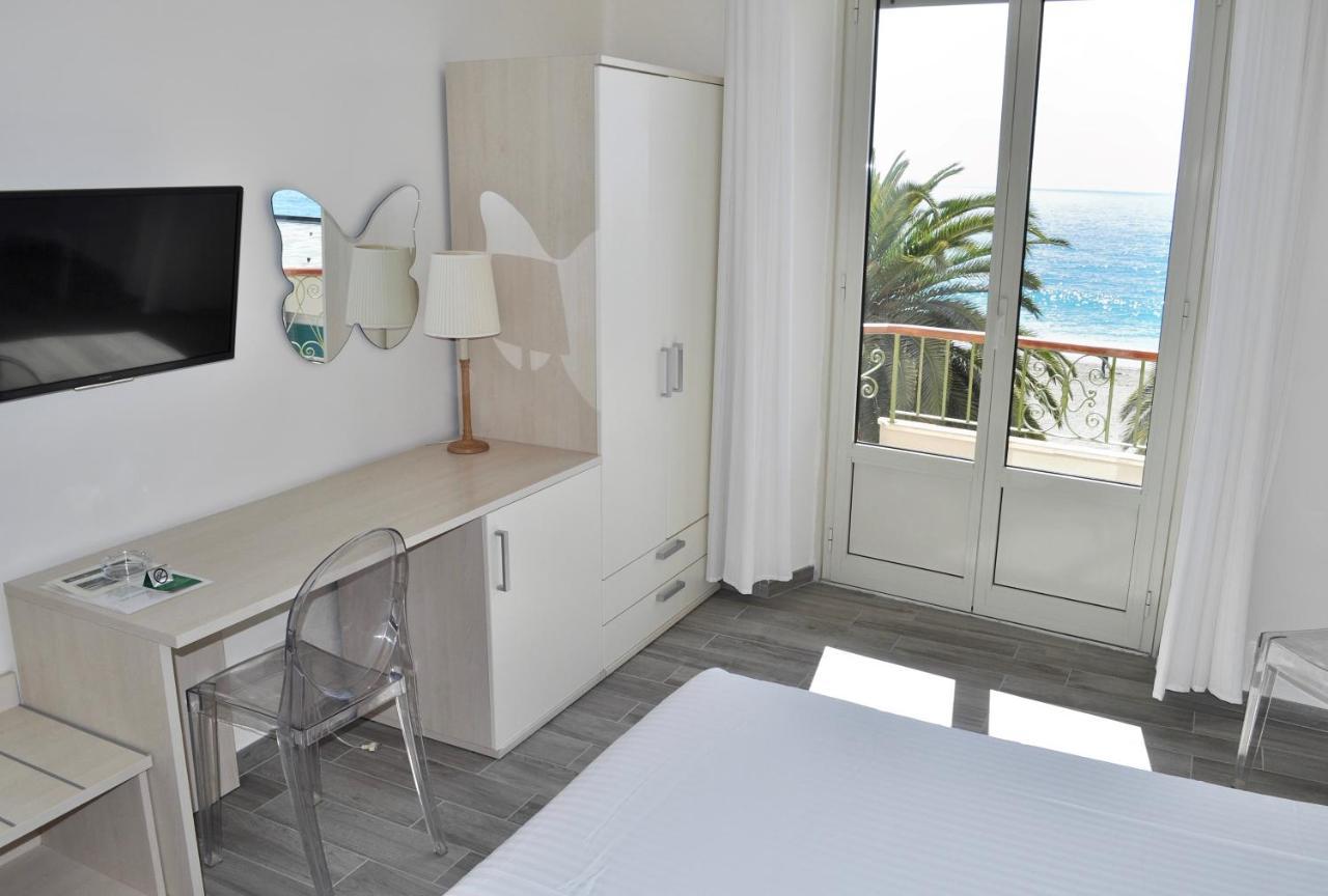Double or Twin Room Balcony Sea View,1377585791:JPEG