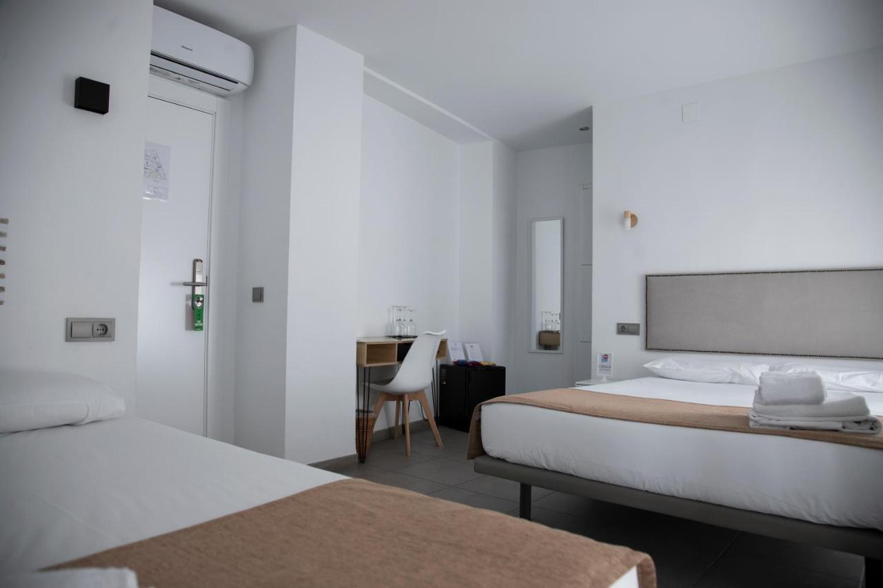 Triple Room,1381595390:JPEG