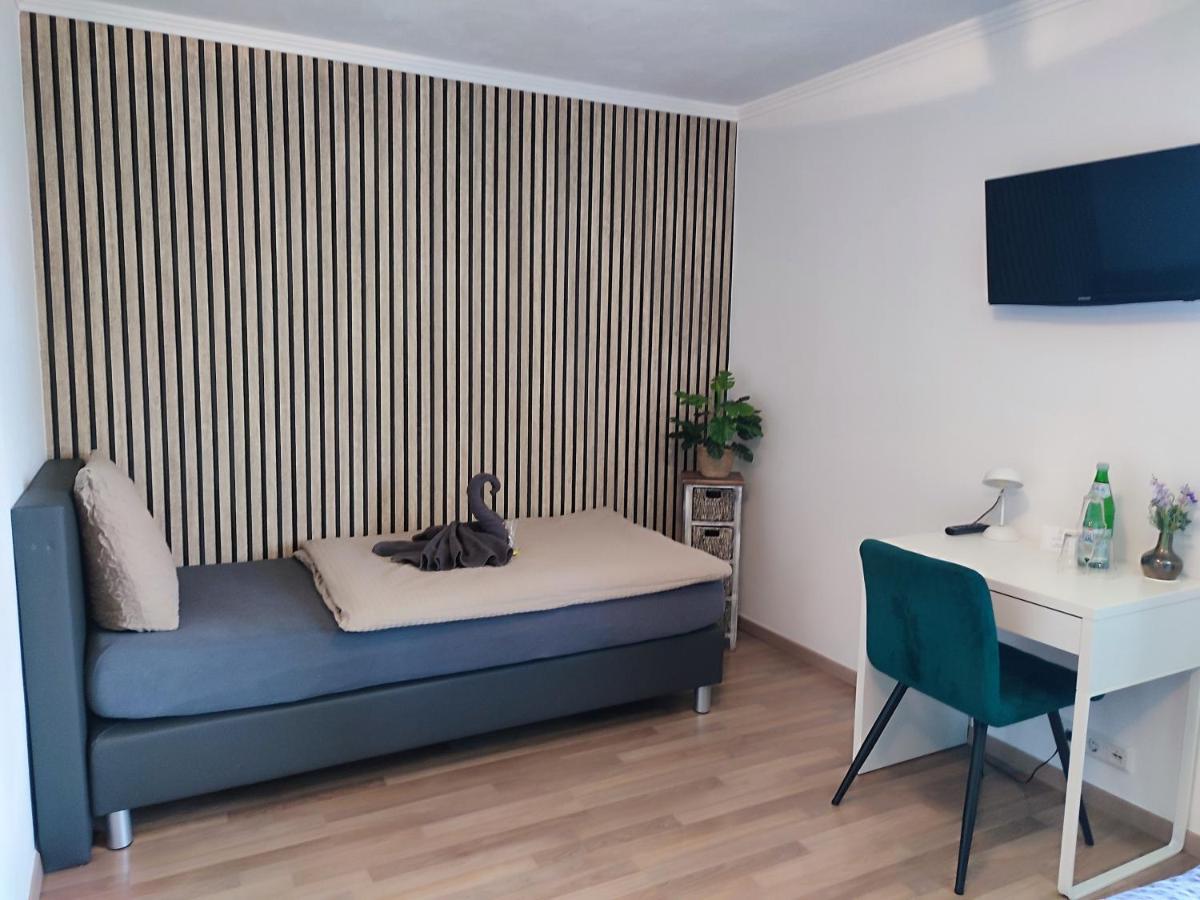 Single Room,1498553365:JPEG