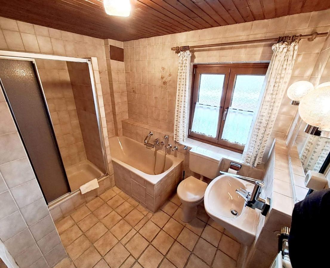 Einzelzimmer mit Balkon