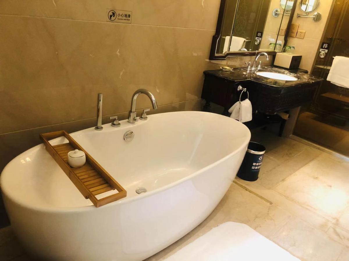 Double Room,1382469974:JPEG