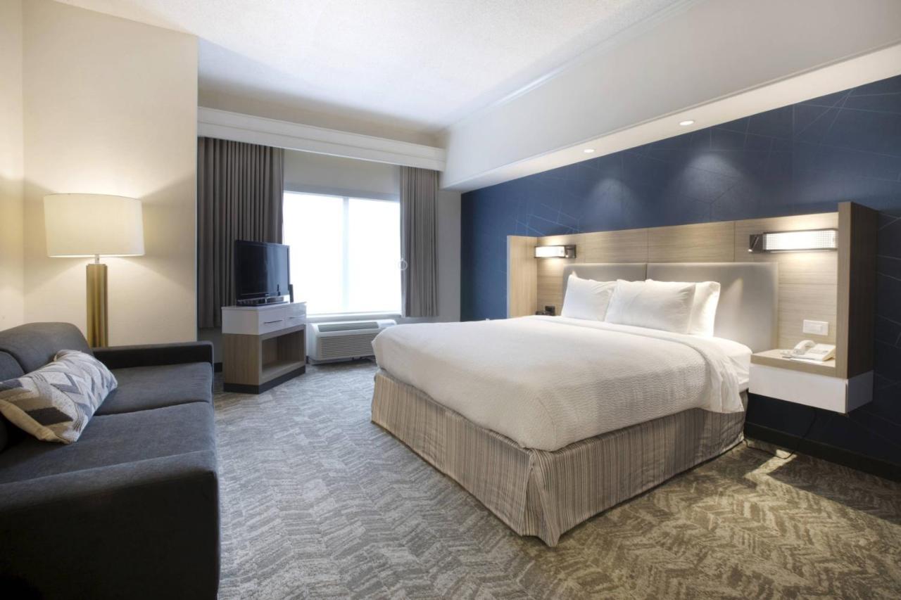 King Suite with Roll-In Shower and Trundle Sofa - Mobility Access/Hearing Accessible