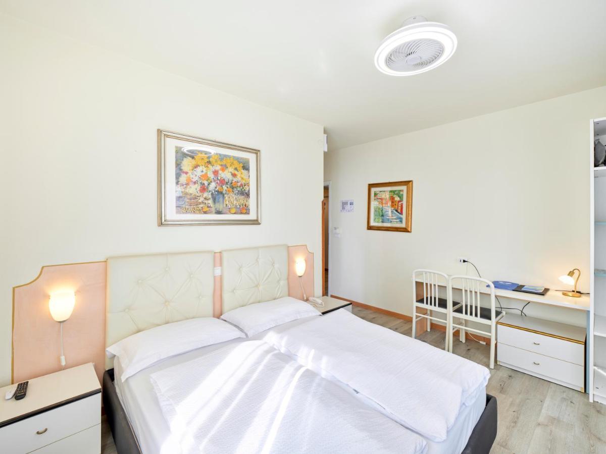 Double Room,1385697431:JPEG
