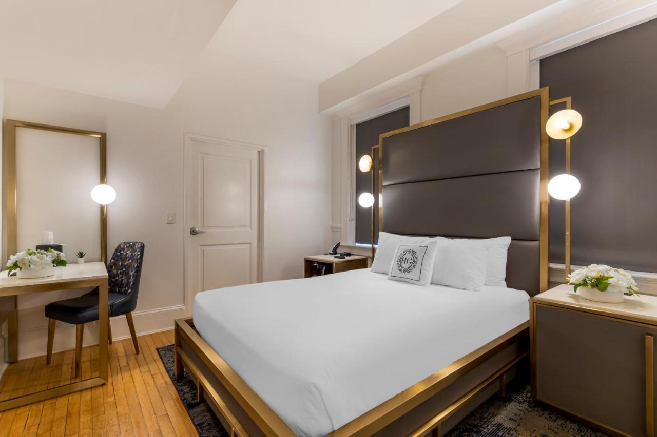 Queen Room,1385815841:JPEG