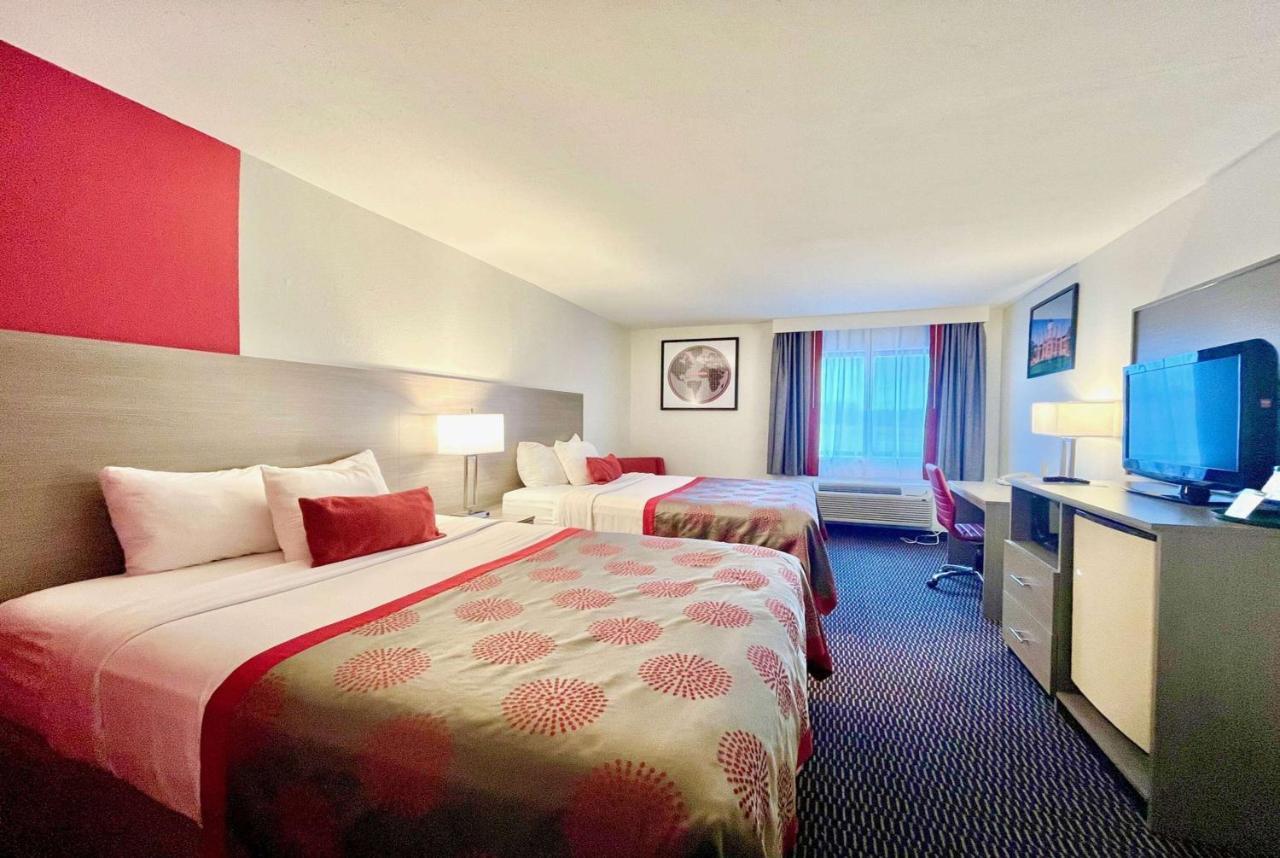 Queen Room with Two Queen Beds - Non-Smoking