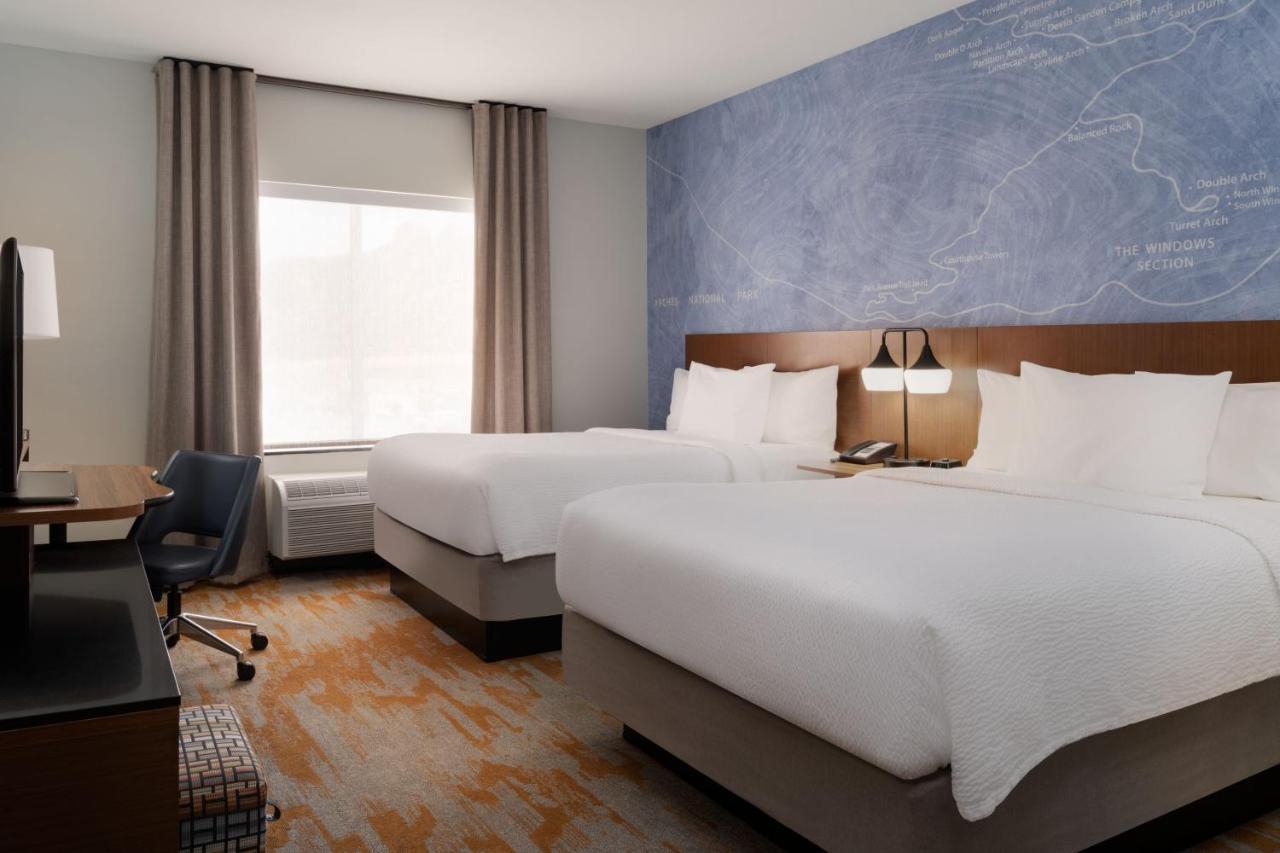 Queen Room with Two Queen Beds - Hearing Accessible