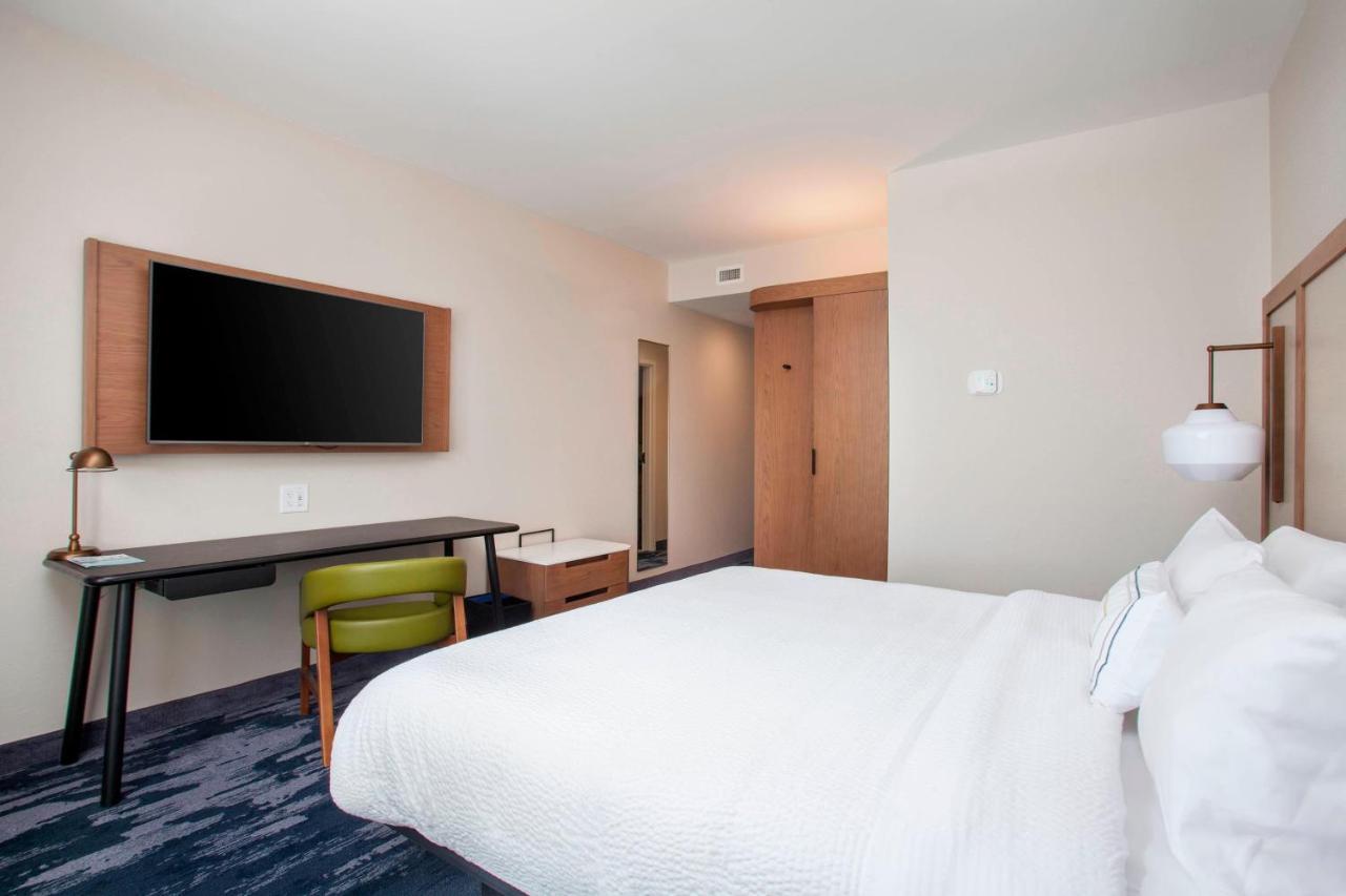 King Room with Bathtub - Mobility Access