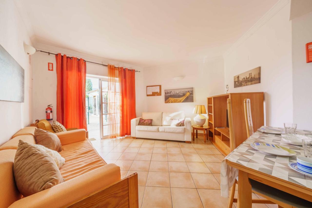 Apartamento com 1 Quarto