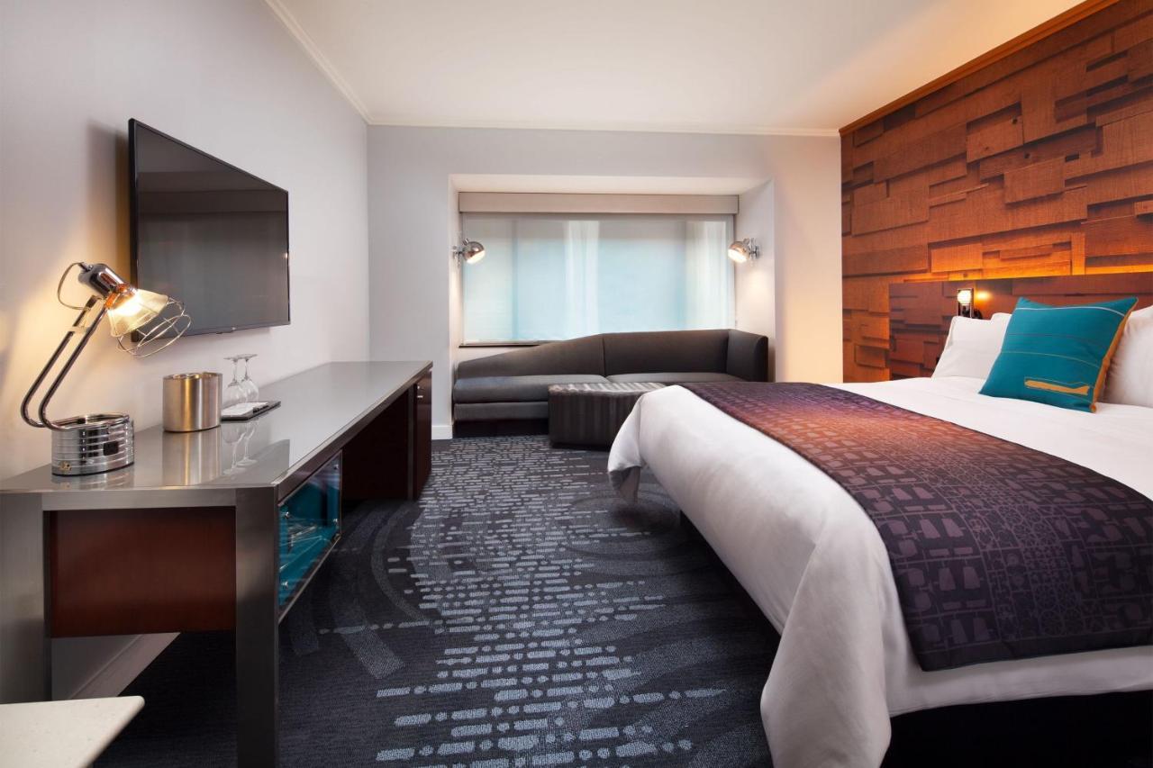 Cozy, Guest room, 1 King, No view, Low floor