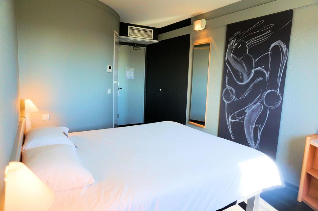 Standard Double Room,139894482:JPEG