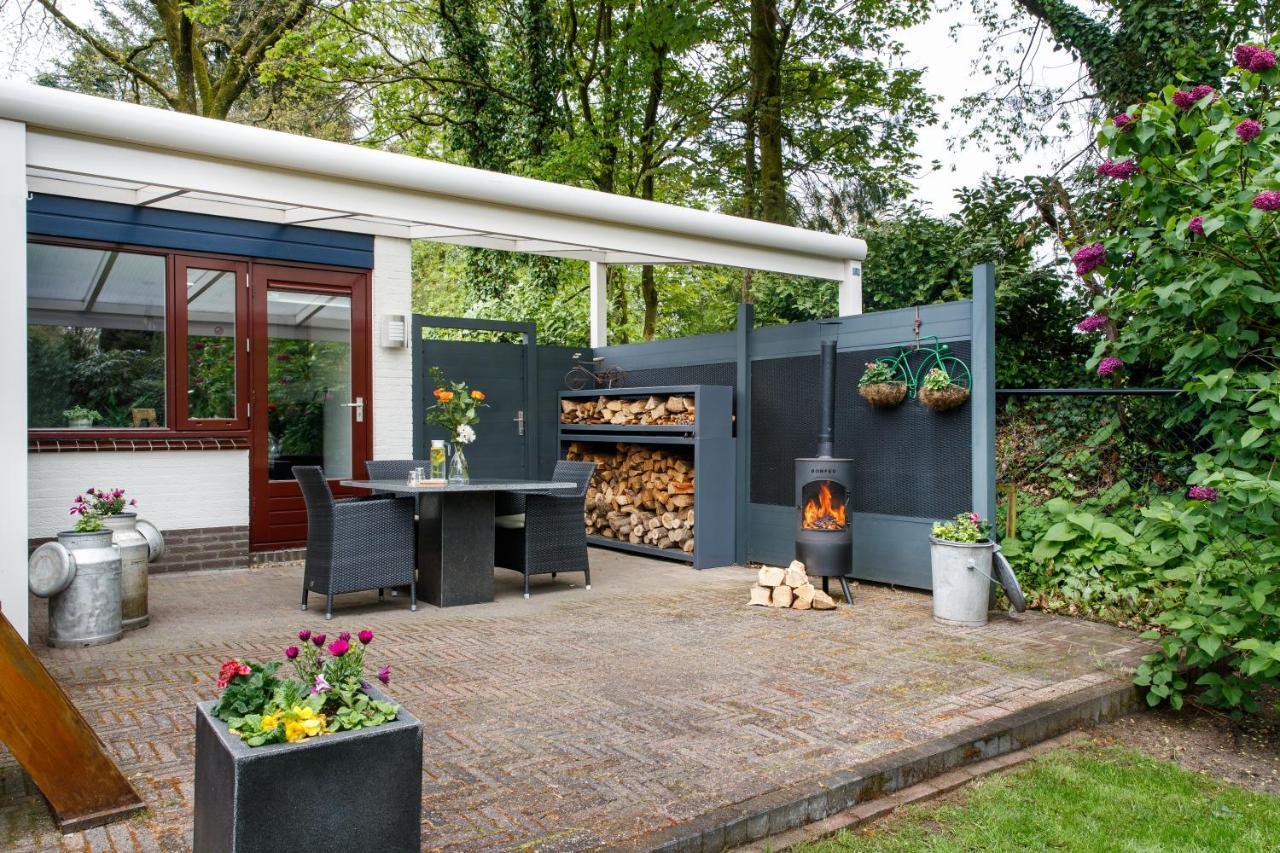 Tweepersoonskamer met 2 Aparte Bedden en Badkamer