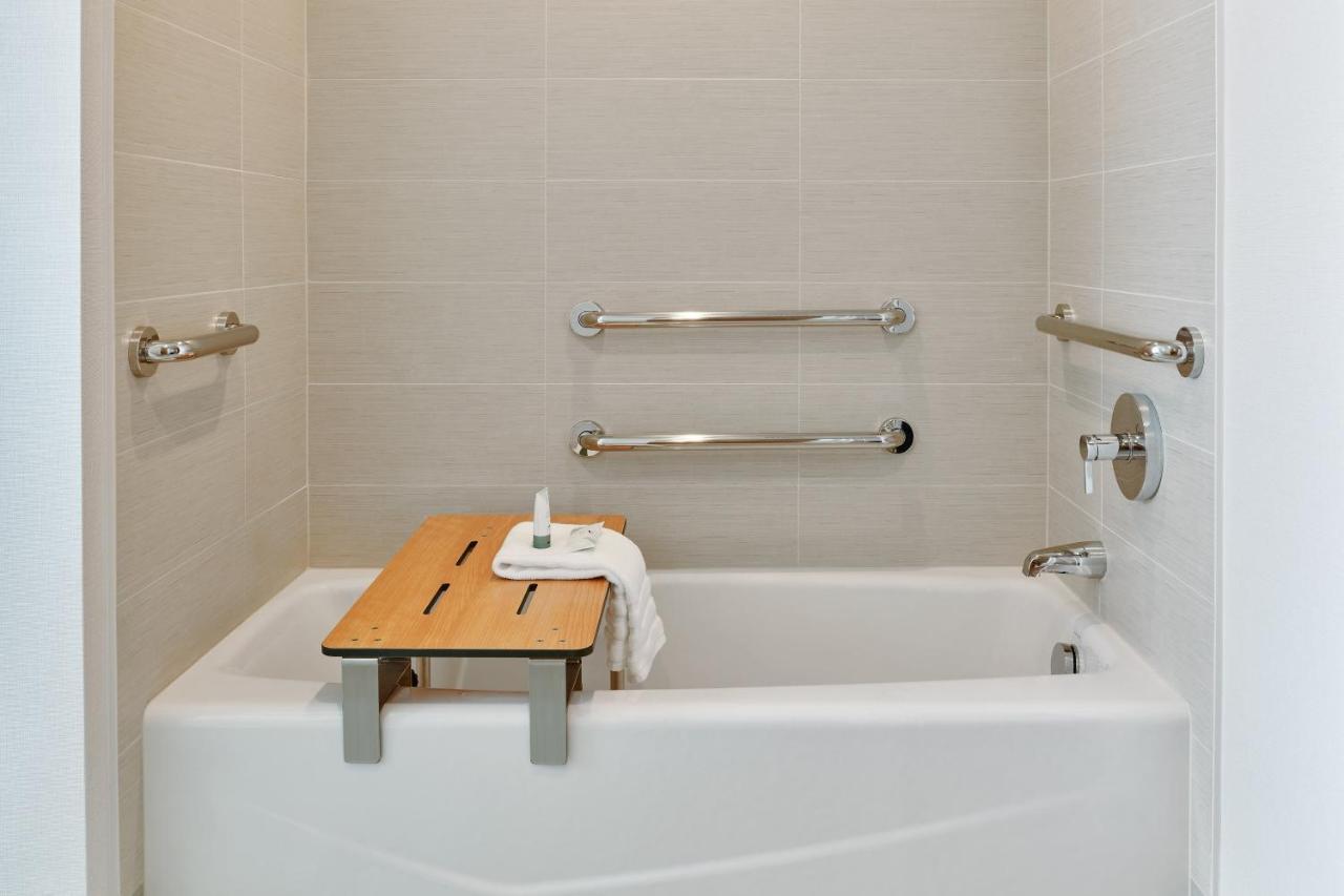 Zimmer mit 2 Queensize-Betten