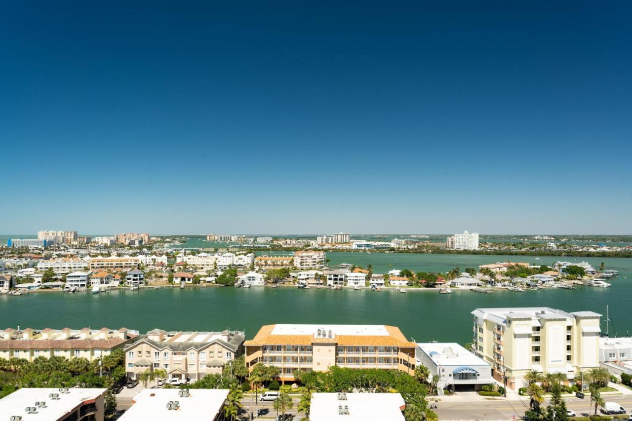 King Room with Intracoastal Skyline View