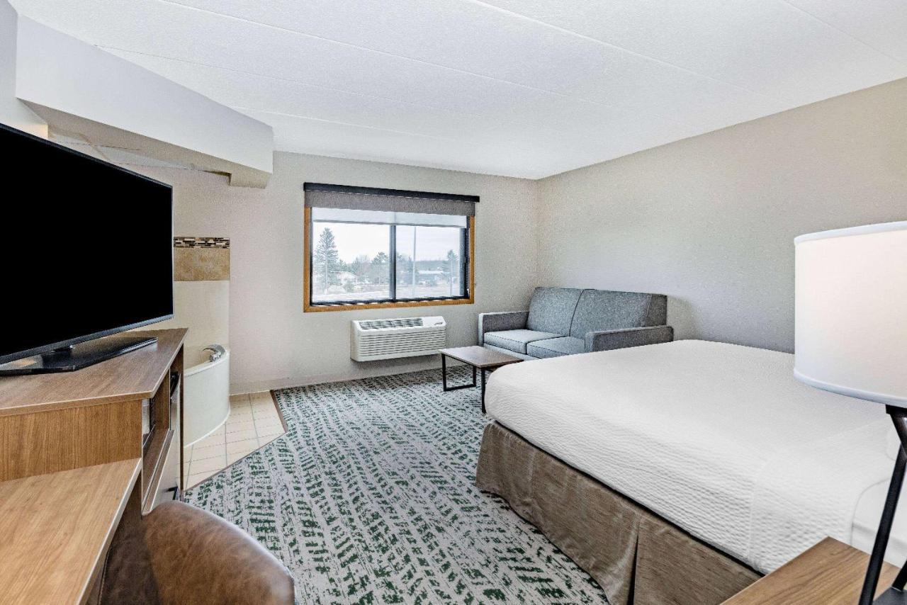 Superior Studio Suite with King Bed - Non Smoking,1403728865:JPEG