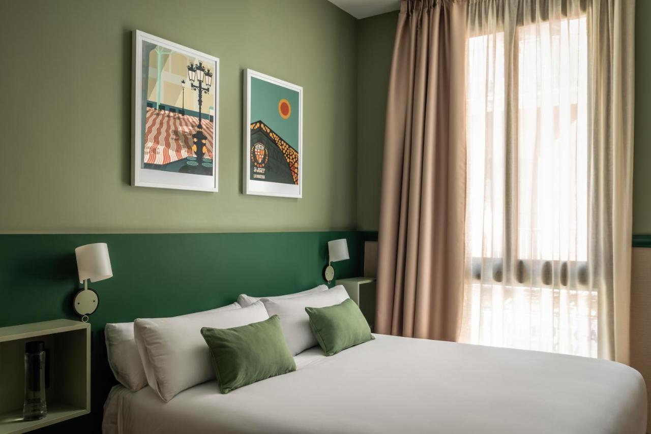 Double Room,1405799171:JPEG