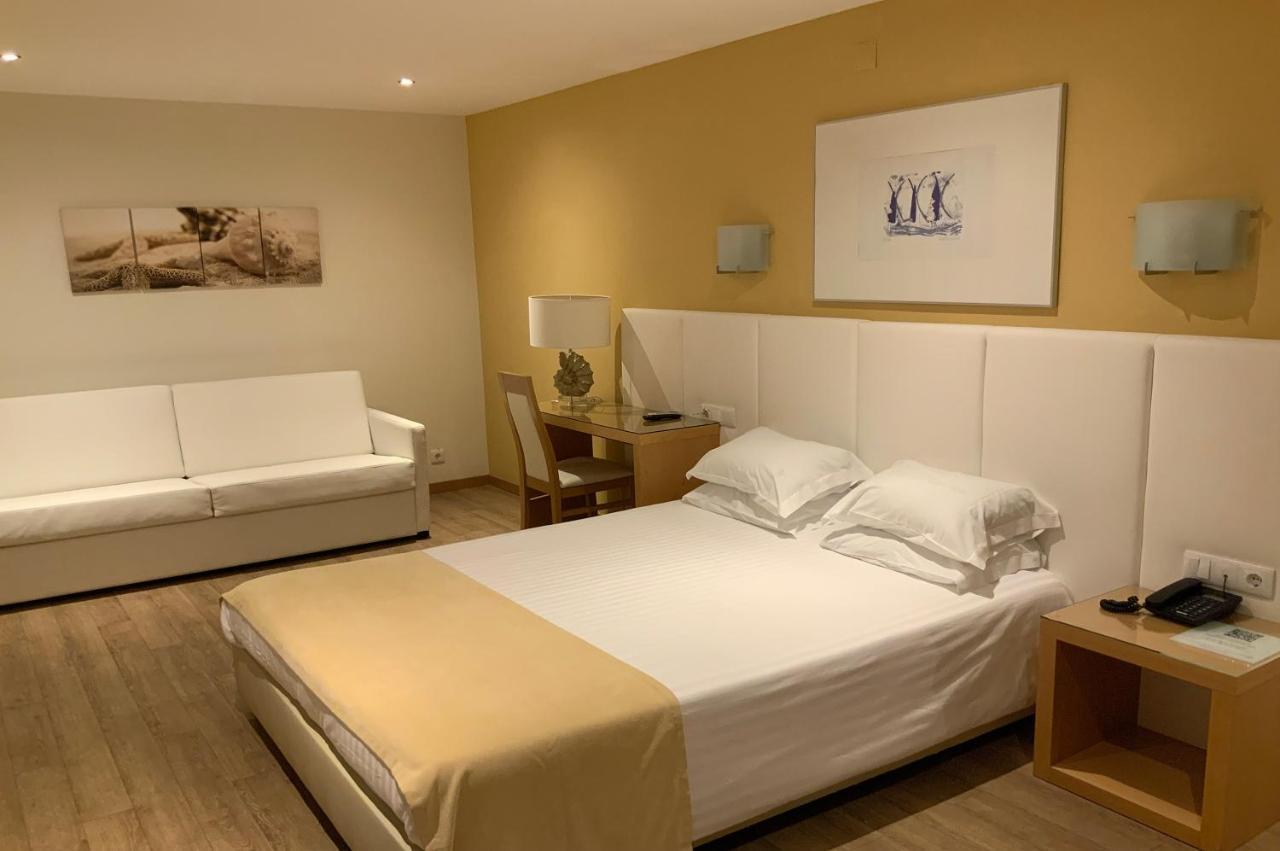 Chambre Double avec 2 Lits d'Appoint.
