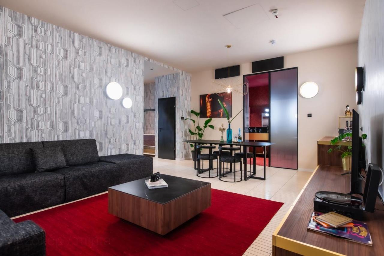 Suite King com Banheira de Hidromassagem