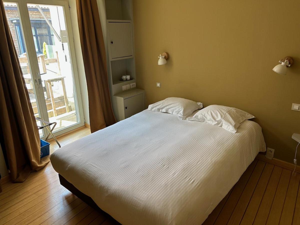Comfort Kamer met Queensize Bed, Terras en Airconditioning
