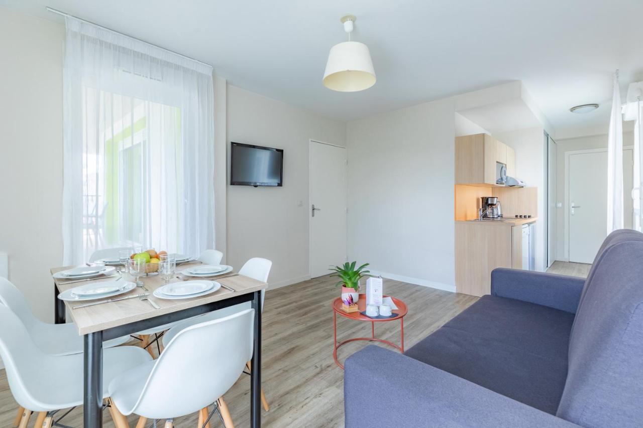 Two-Bedroom Apartment,1416915396:JPEG
