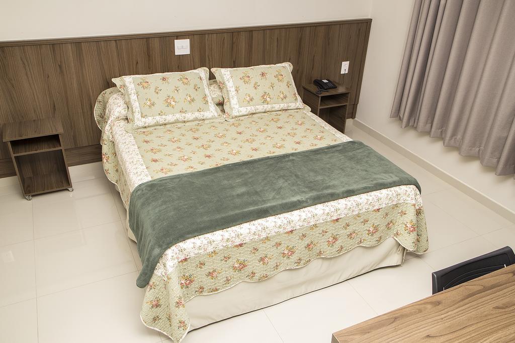 Quarto Deluxe com Cama de Casal ou 2 de Solteiro