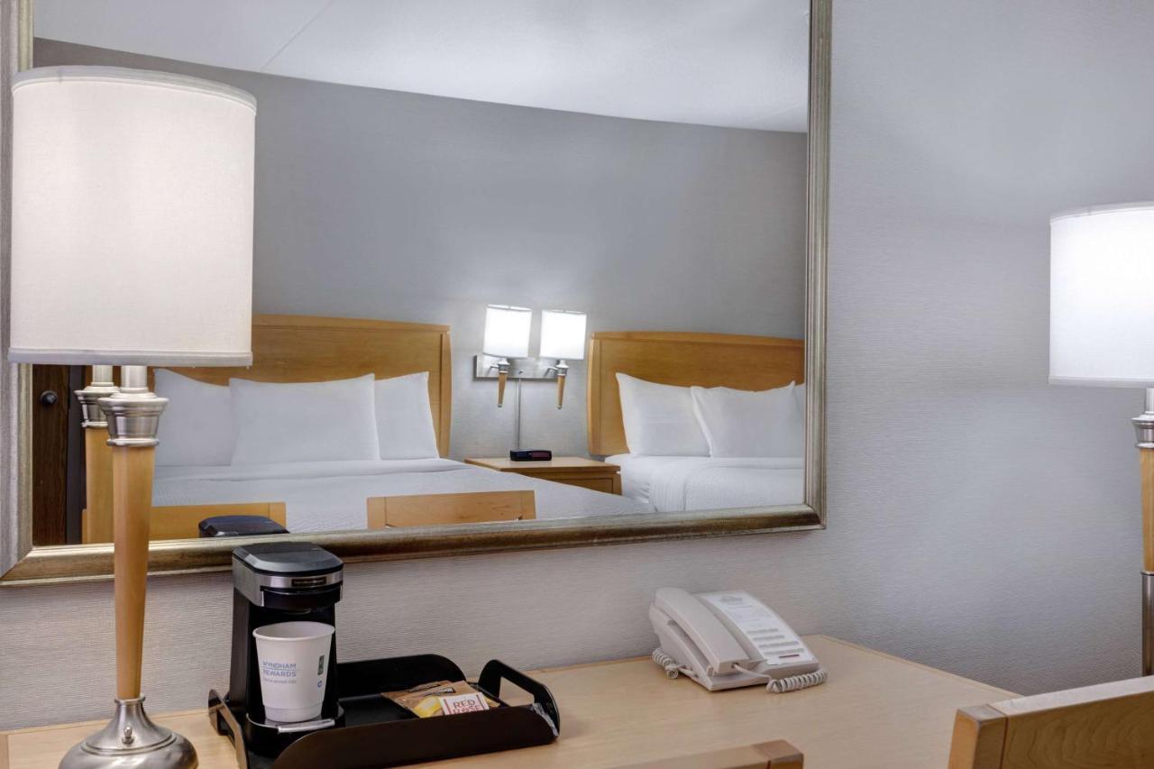 Kamer met 2 Queensize Bedden - Rookvrij