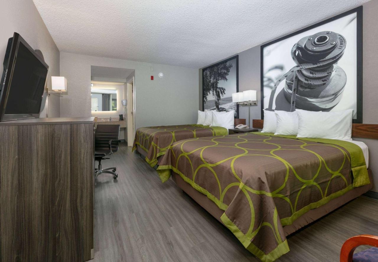 Queen Room with Two Queen Beds - Non-Smoking