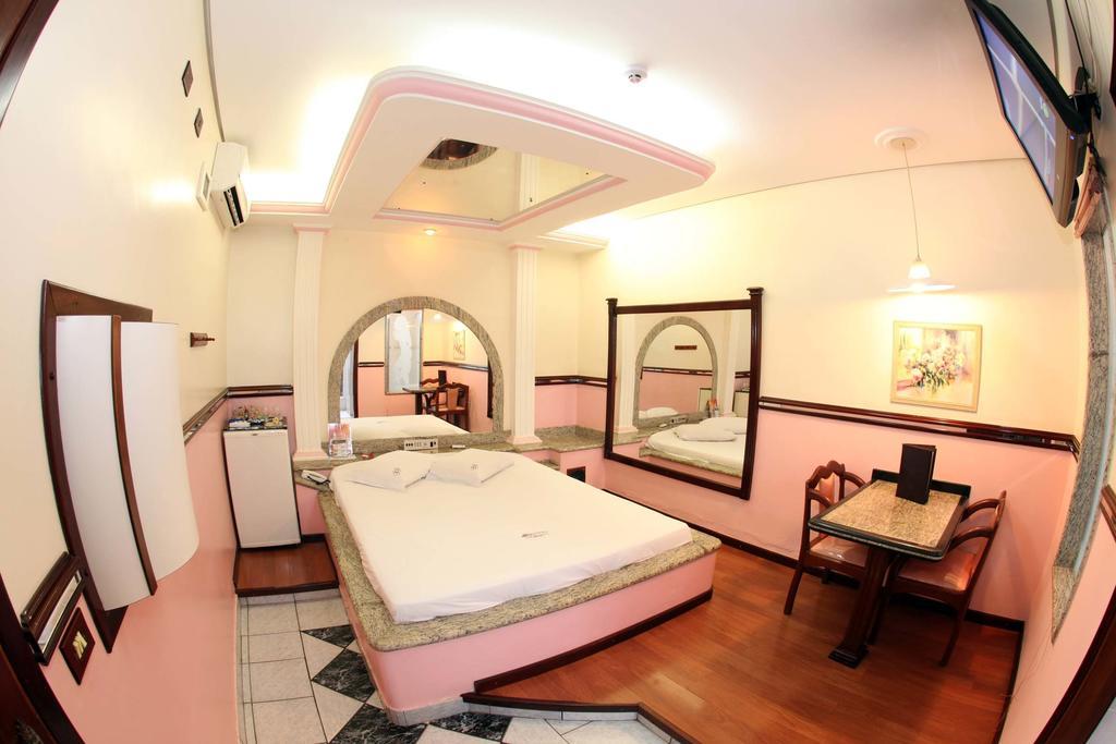 Quarto Duplo