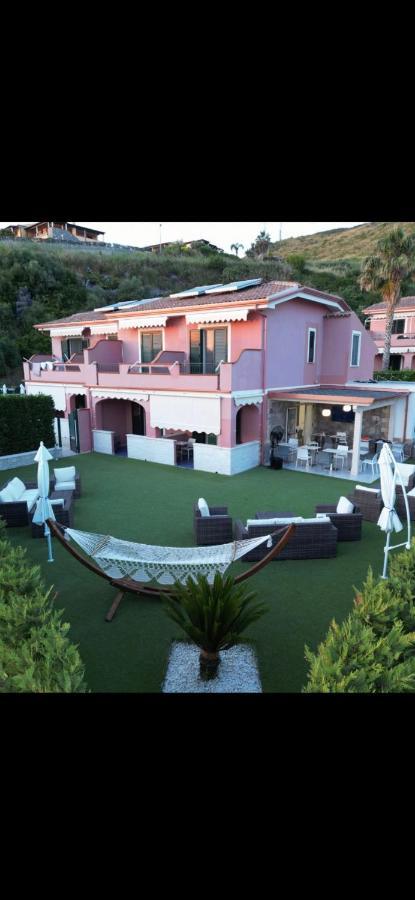 Camera Matrimoniale con Balcone e Vista Mare