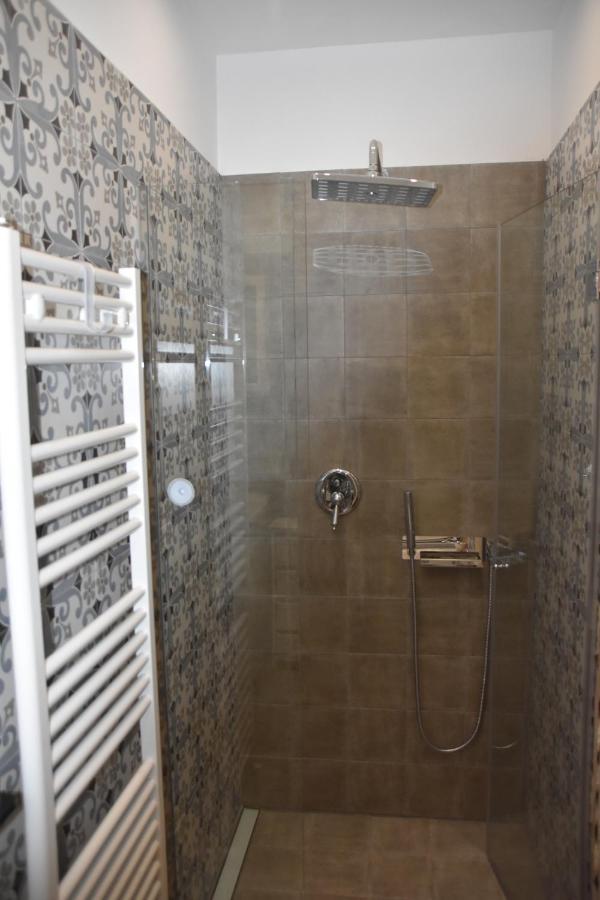One-Bedroom Apartment,1428247327:JPEG