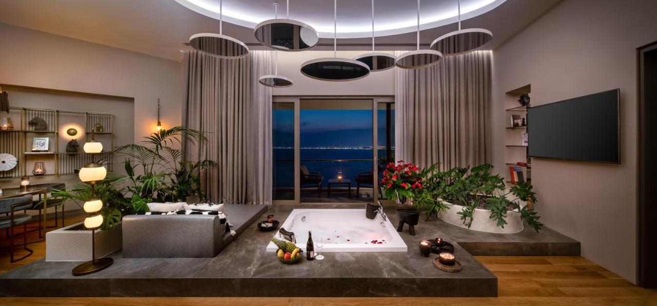 Ocean Suite,1555316344:JPEG