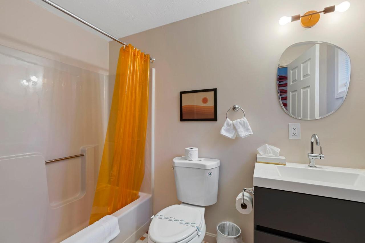 Standard Queen Room